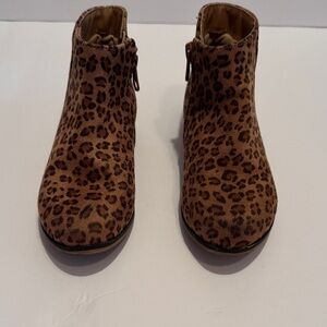 Deal 2 for $10 Size 11 Cat & Jack Brown Leopard Kids Boots. Good used condition